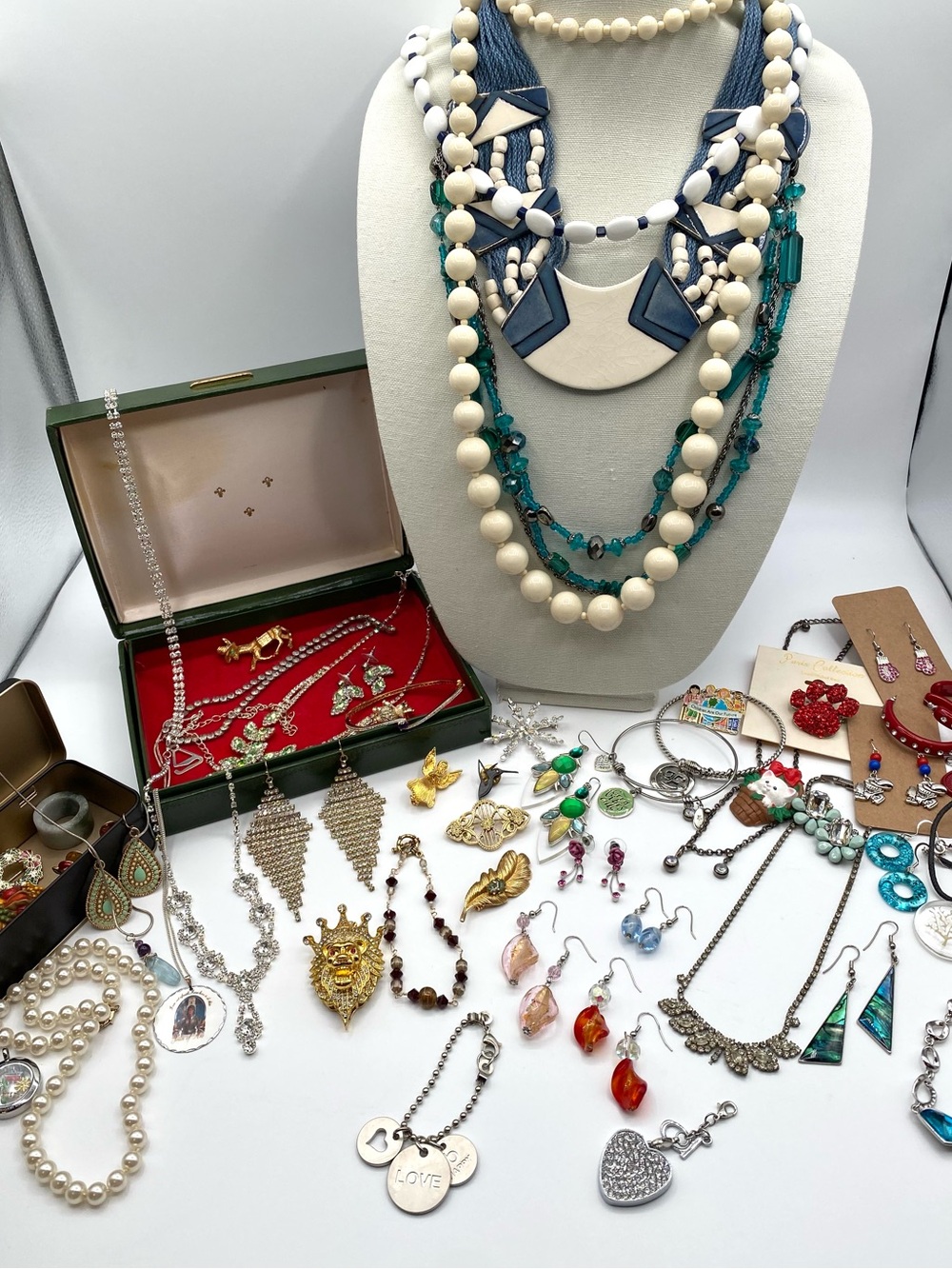 Jewelry Lot of Vintage and Modern Jewelry Items